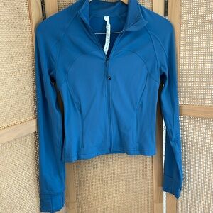 NWOT Lululemon Nulu Cropped Define Jacket
Soft Denim size 6